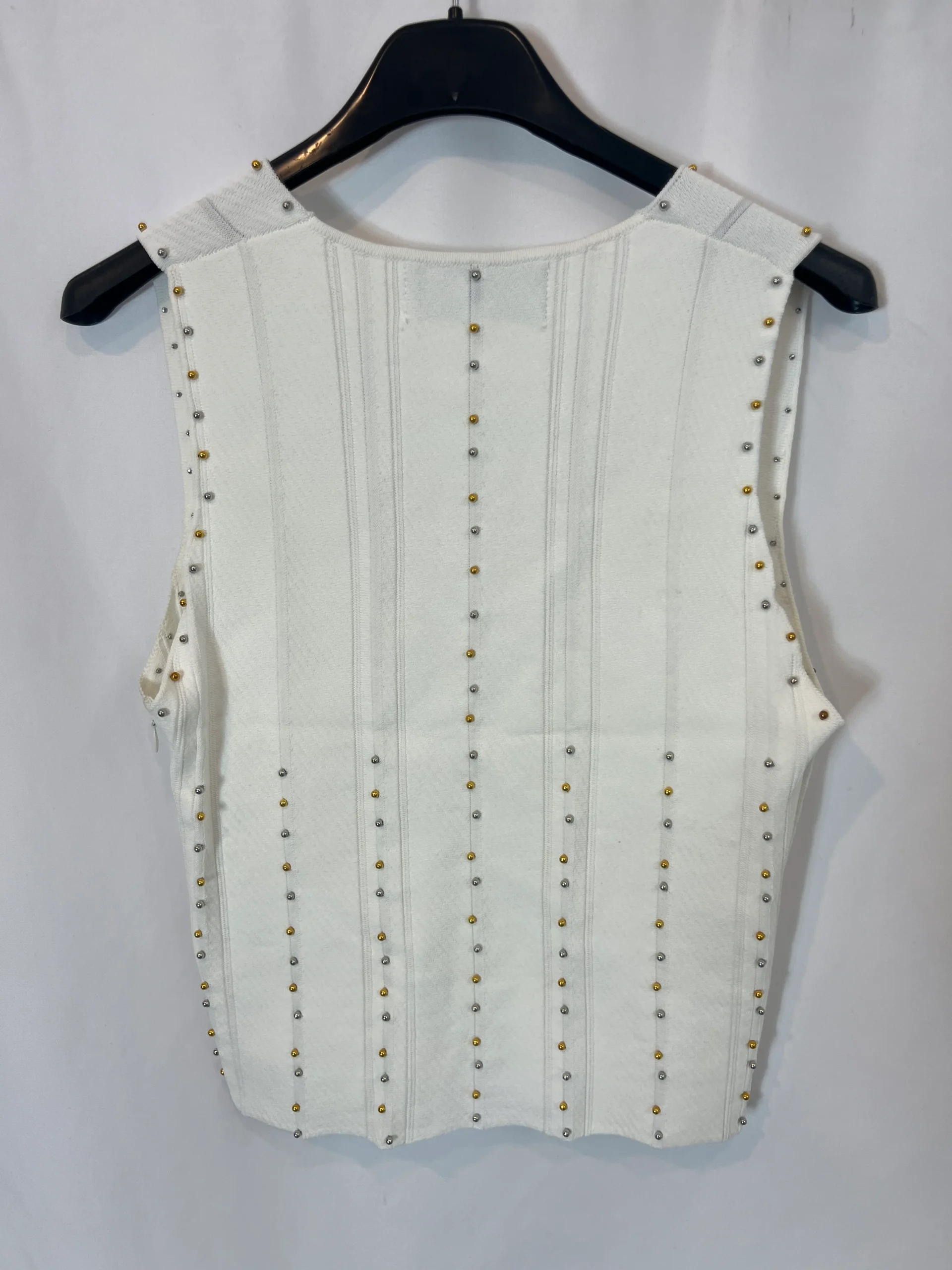 SCALPERS. Total look blanco con tachuelas T.m - Imagen 6