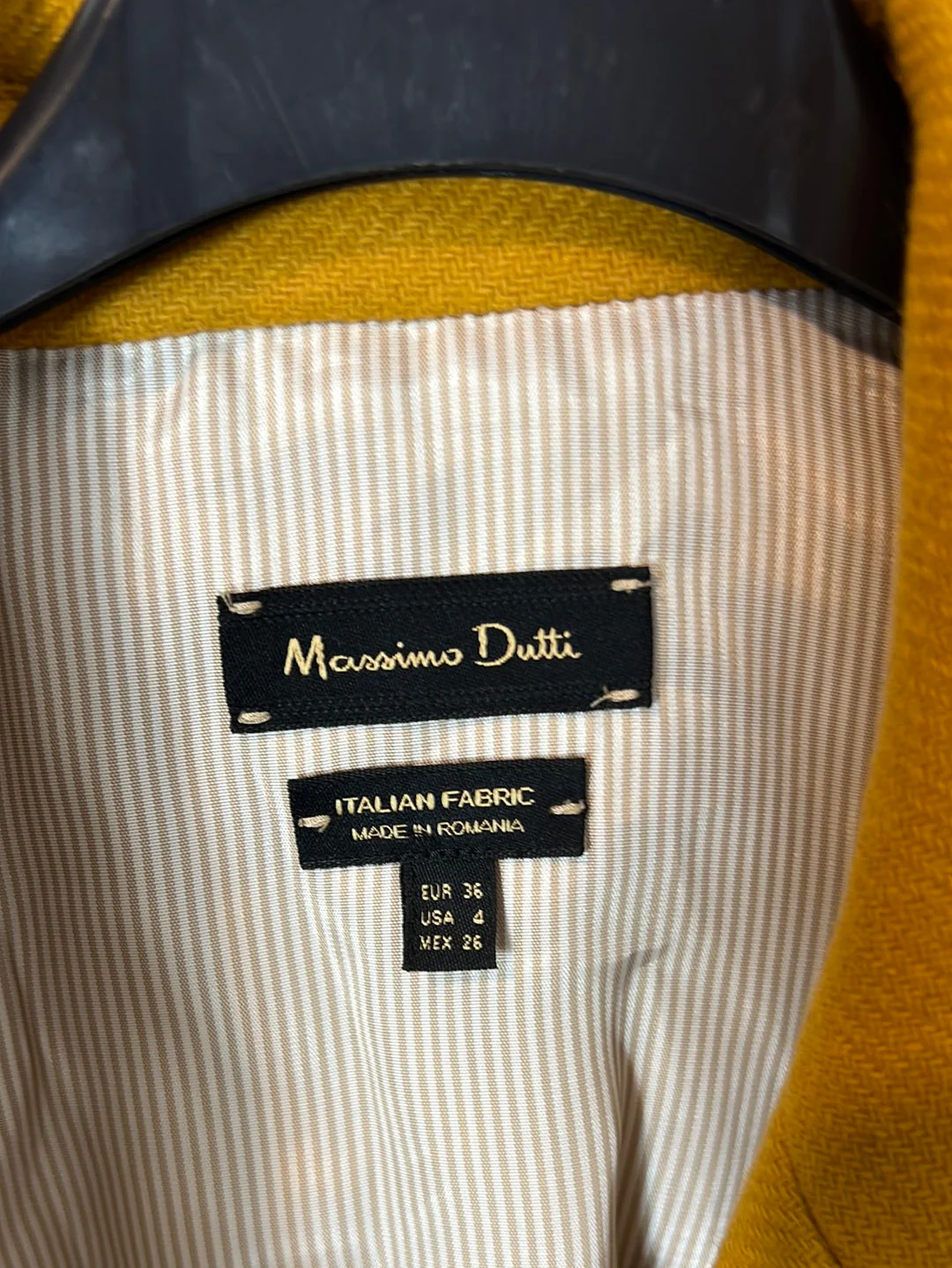 MASSIMO DUTTI. Abrigo lana mostaza. T 36 - Imagen 5