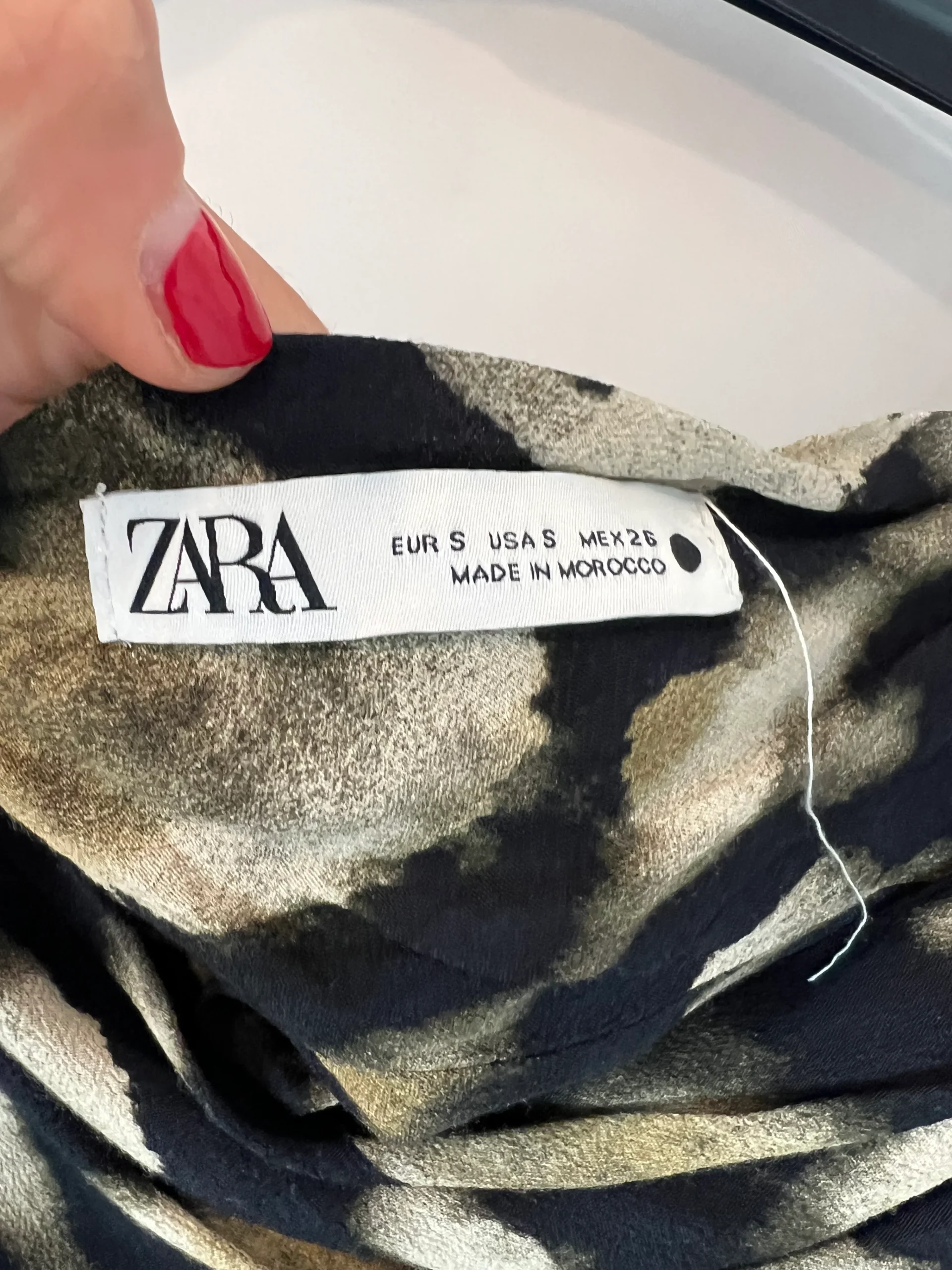 ZARA. Top estampado detalle hombro. T S - Imagen 5