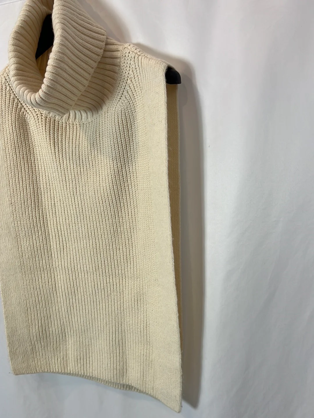 H&M. Jersey/capa sin mangas beige Tu(s/m) - Imagen 2