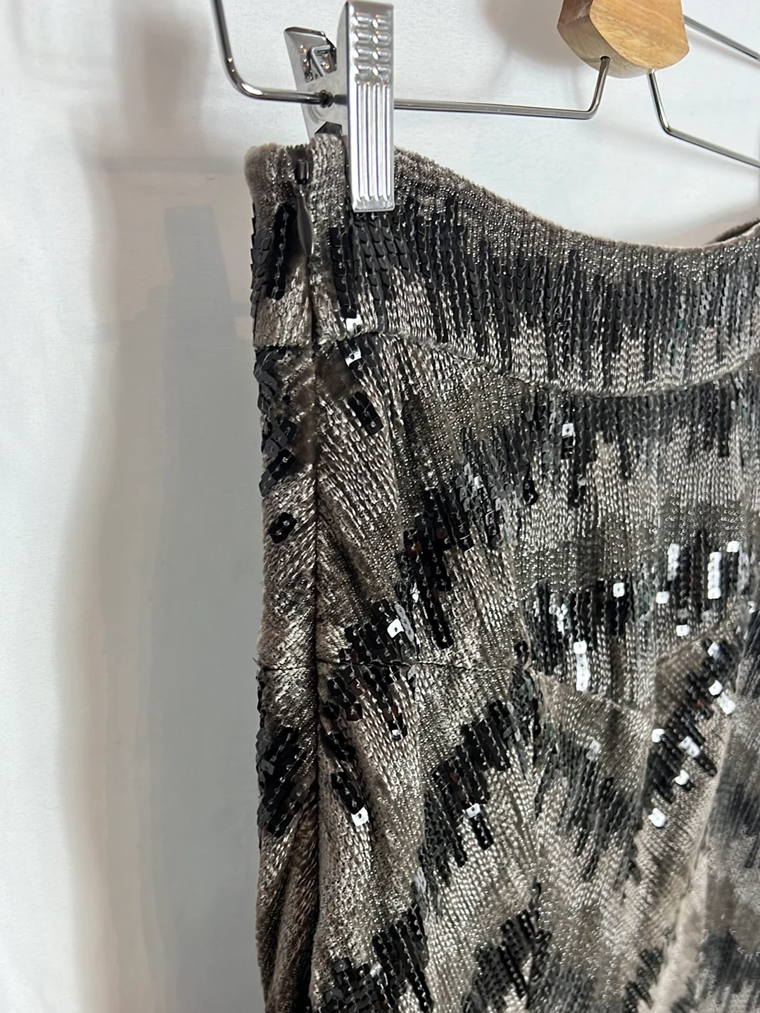 DIANE VON FURSTENBERG. Falda midi seda y lentejuelas . T 36 - Imagen 4