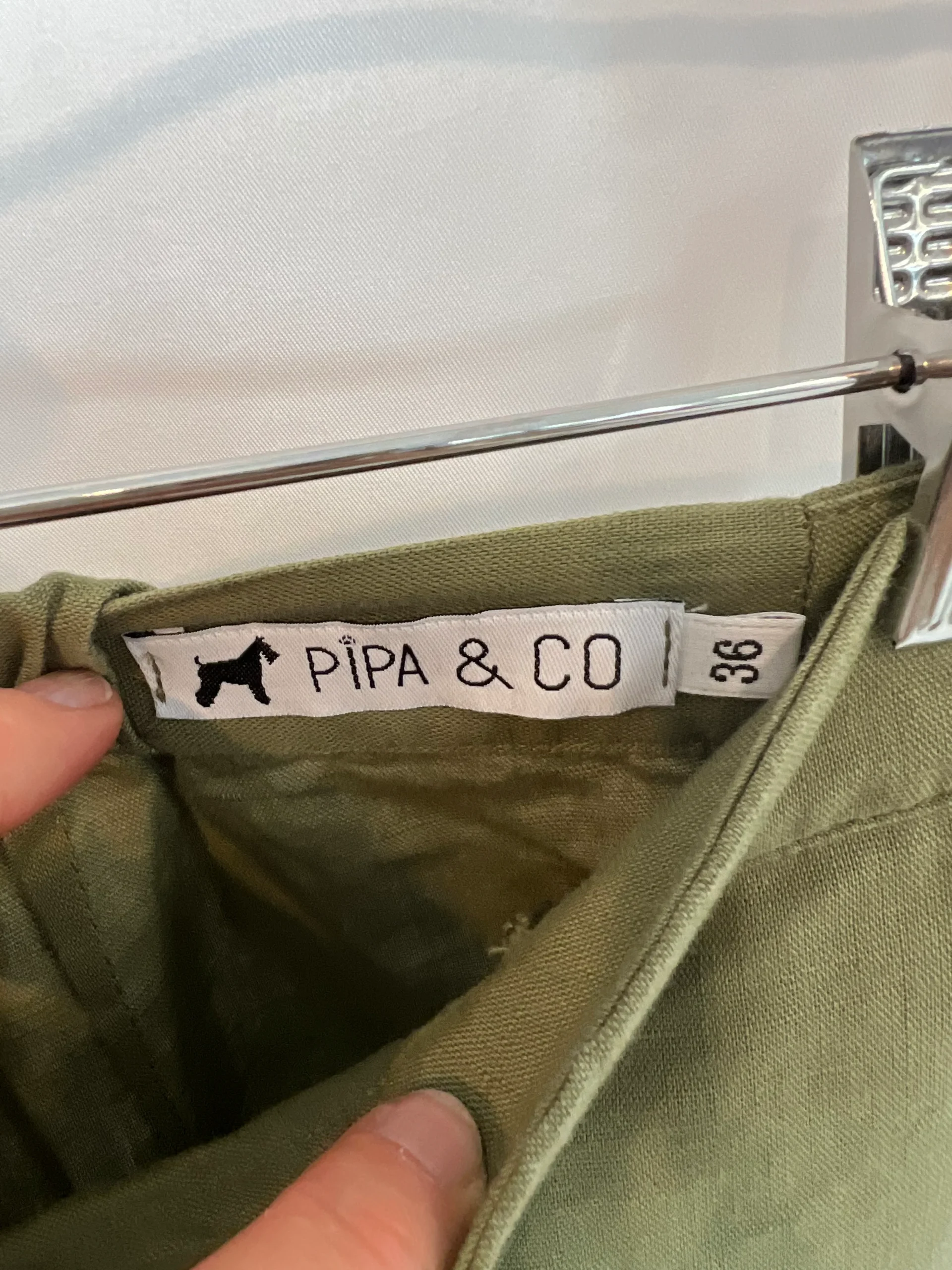 PIPA&CO. Pantalón verde caqui detalle tobillo. T 36 - Imagen 3
