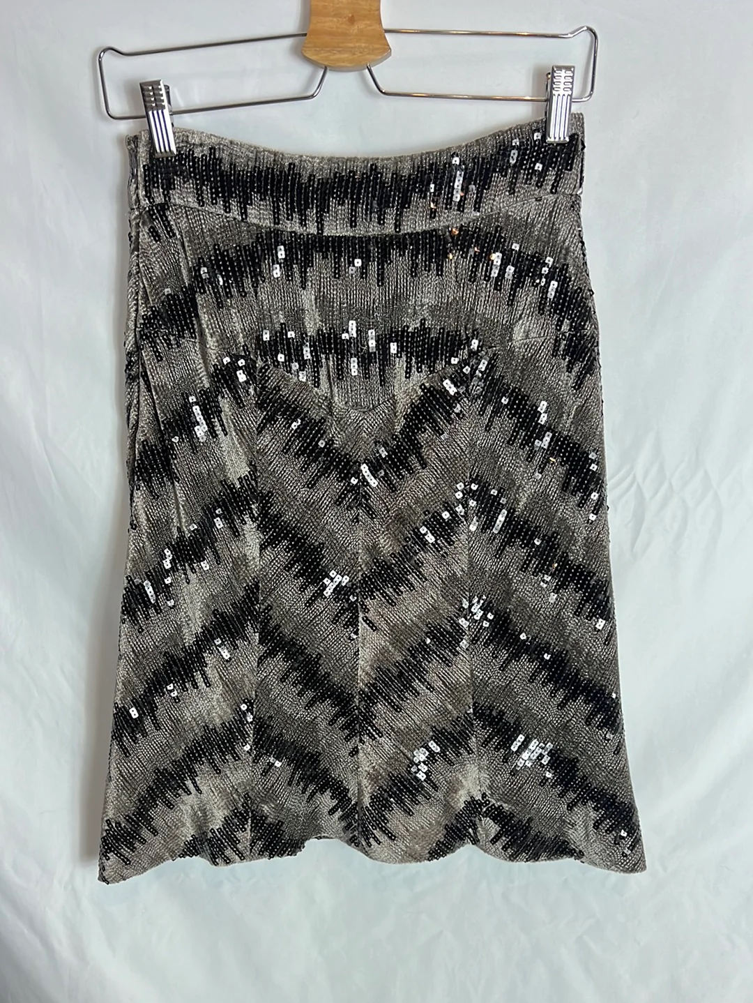 DIANE VON FURSTENBERG. Falda midi seda y lentejuelas . T 36 - Imagen 5