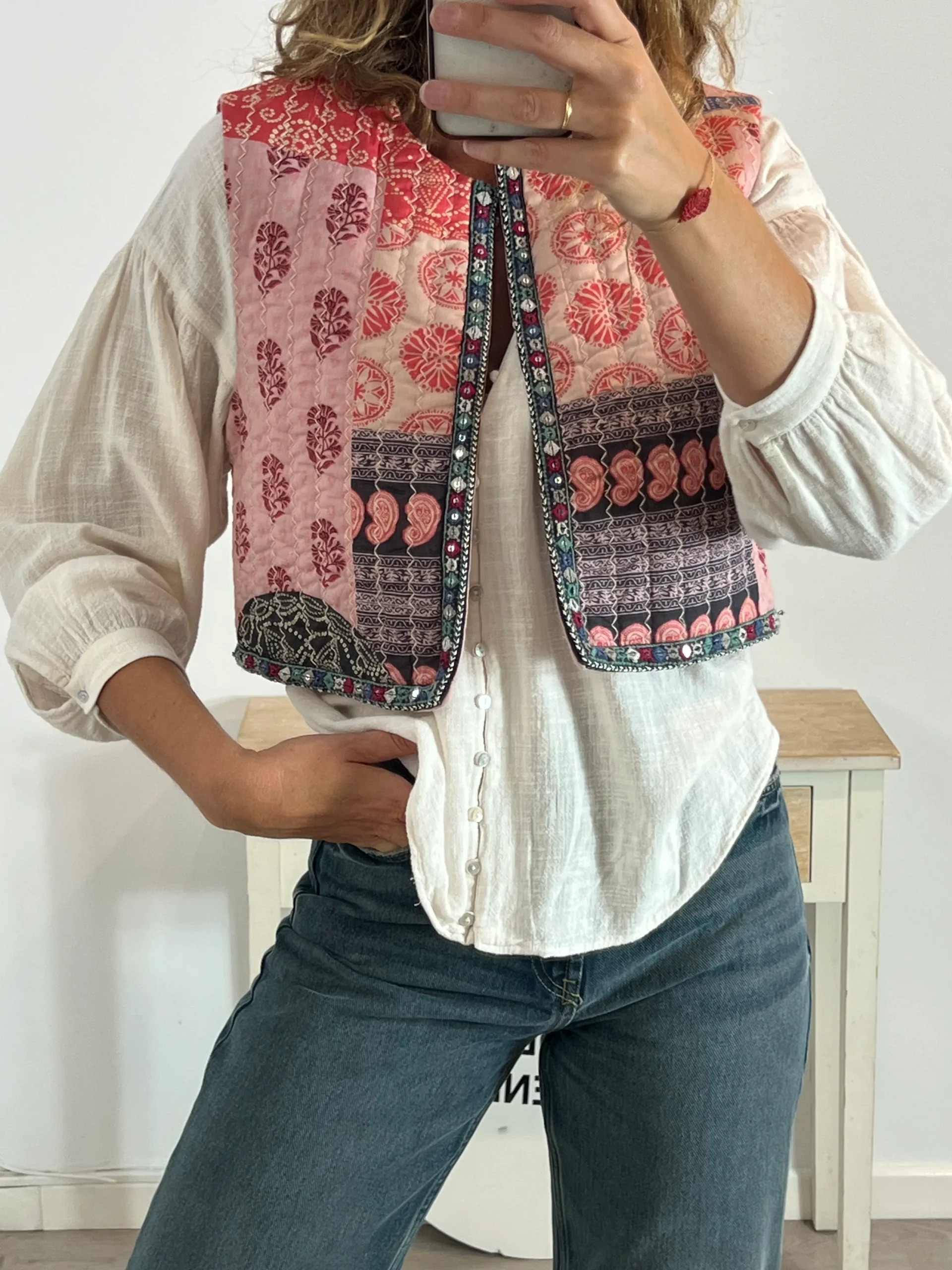 ZARA . Chaleco acolchado estampado. T L - Imagen 2