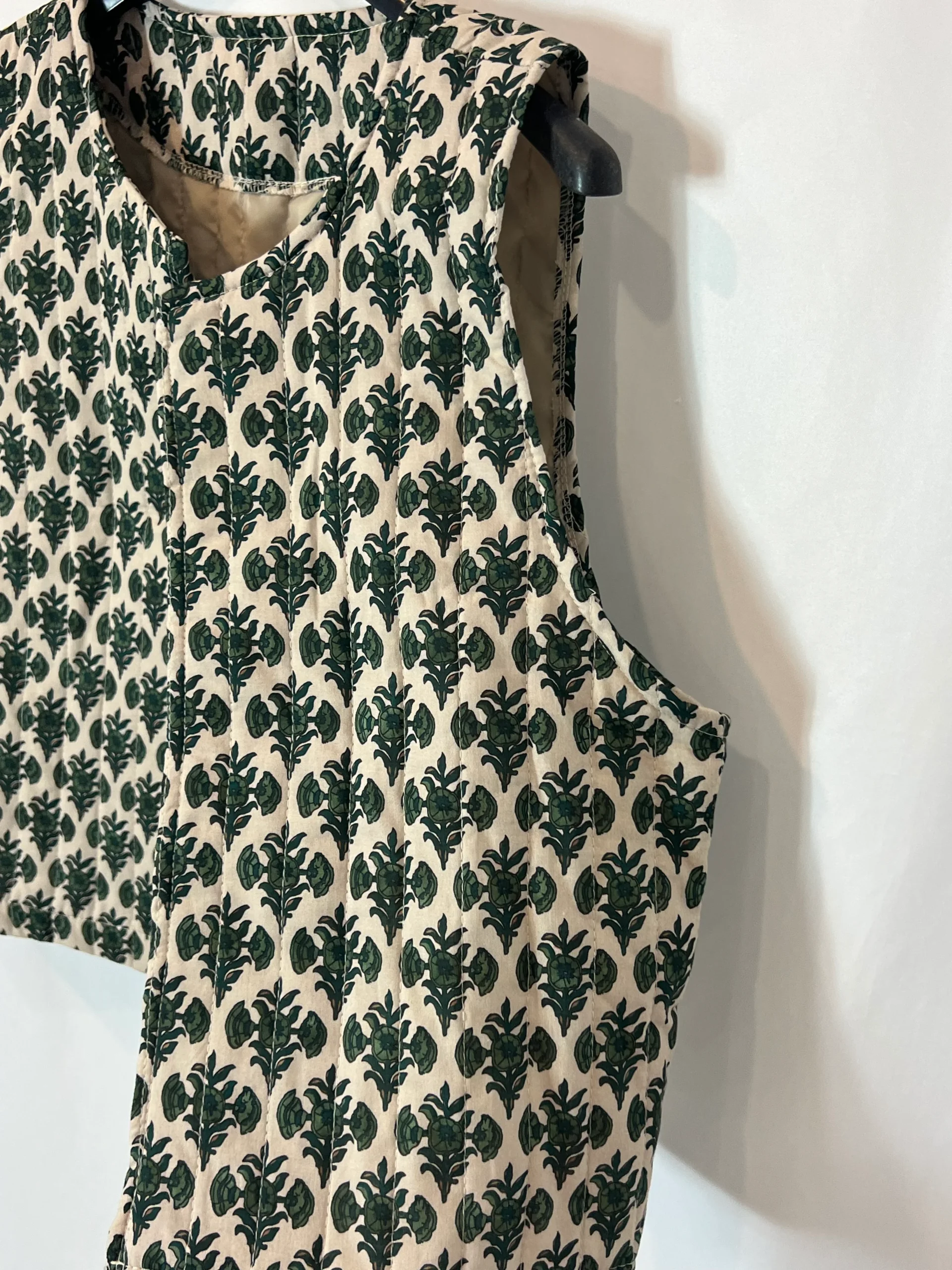 OTRAS. Chaleco beige flores verdes TU(s/m) - Imagen 2