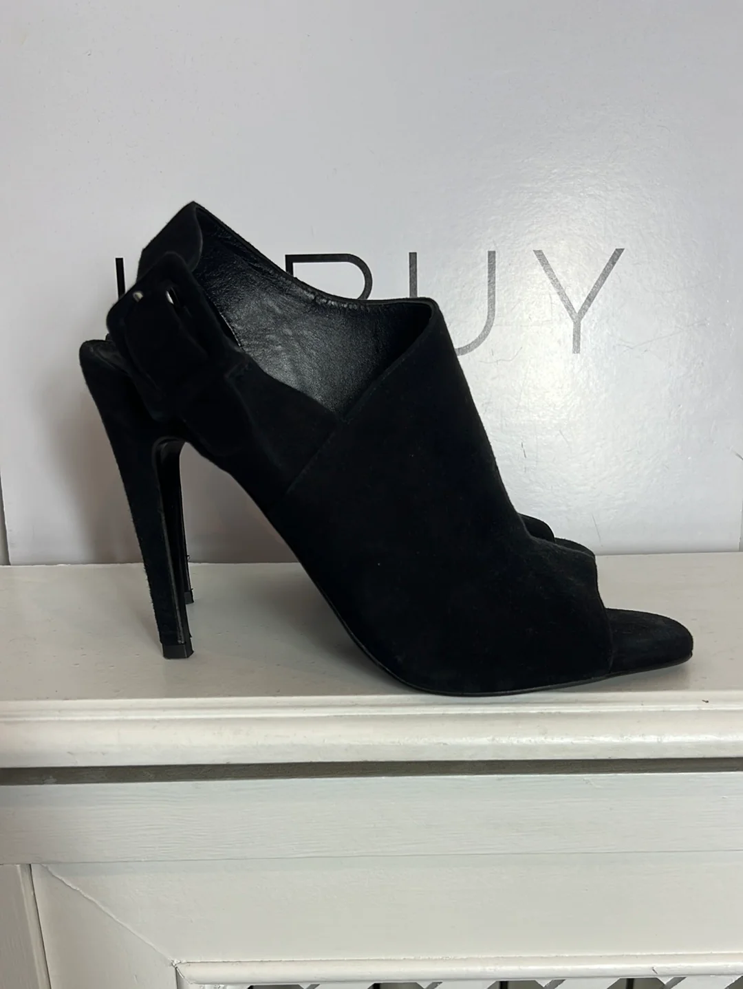 UTERQÜE. Sandalias negras cubiertas. T 41