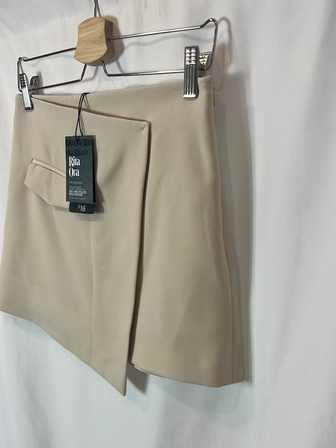 PRIMARK X RITA ORA. Falda corta beige T.34 - Imagen 2