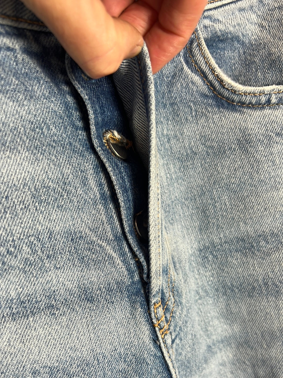ZARA. Denim recto abotonado claro T.34 - Imagen 3