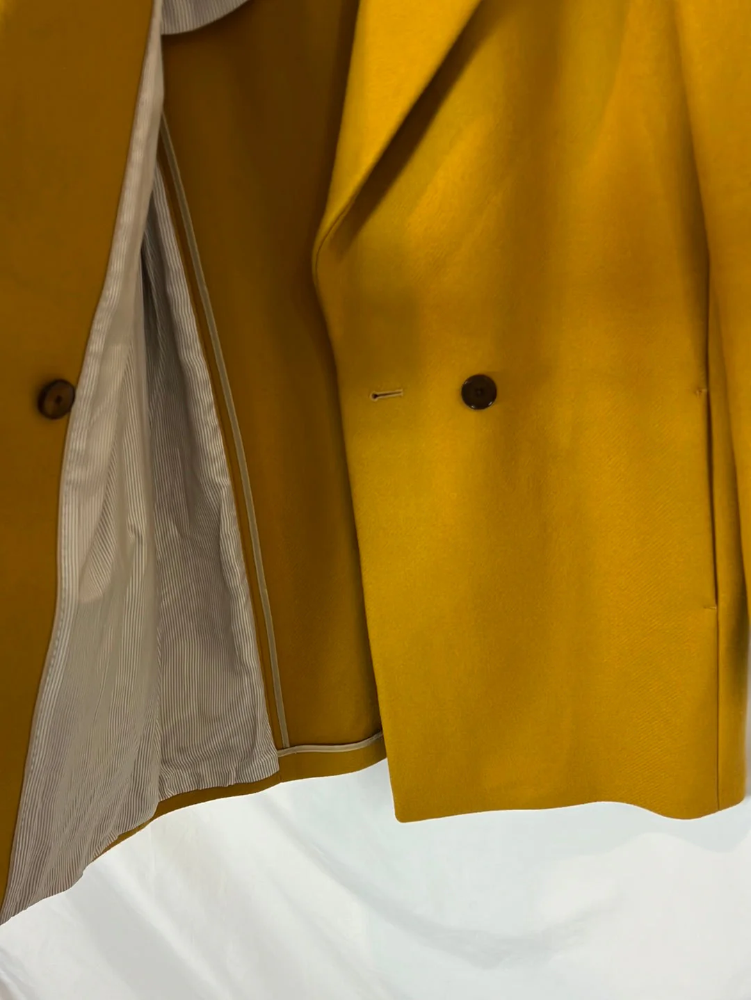 MASSIMO DUTTI. Abrigo lana mostaza. T 36 - Imagen 4
