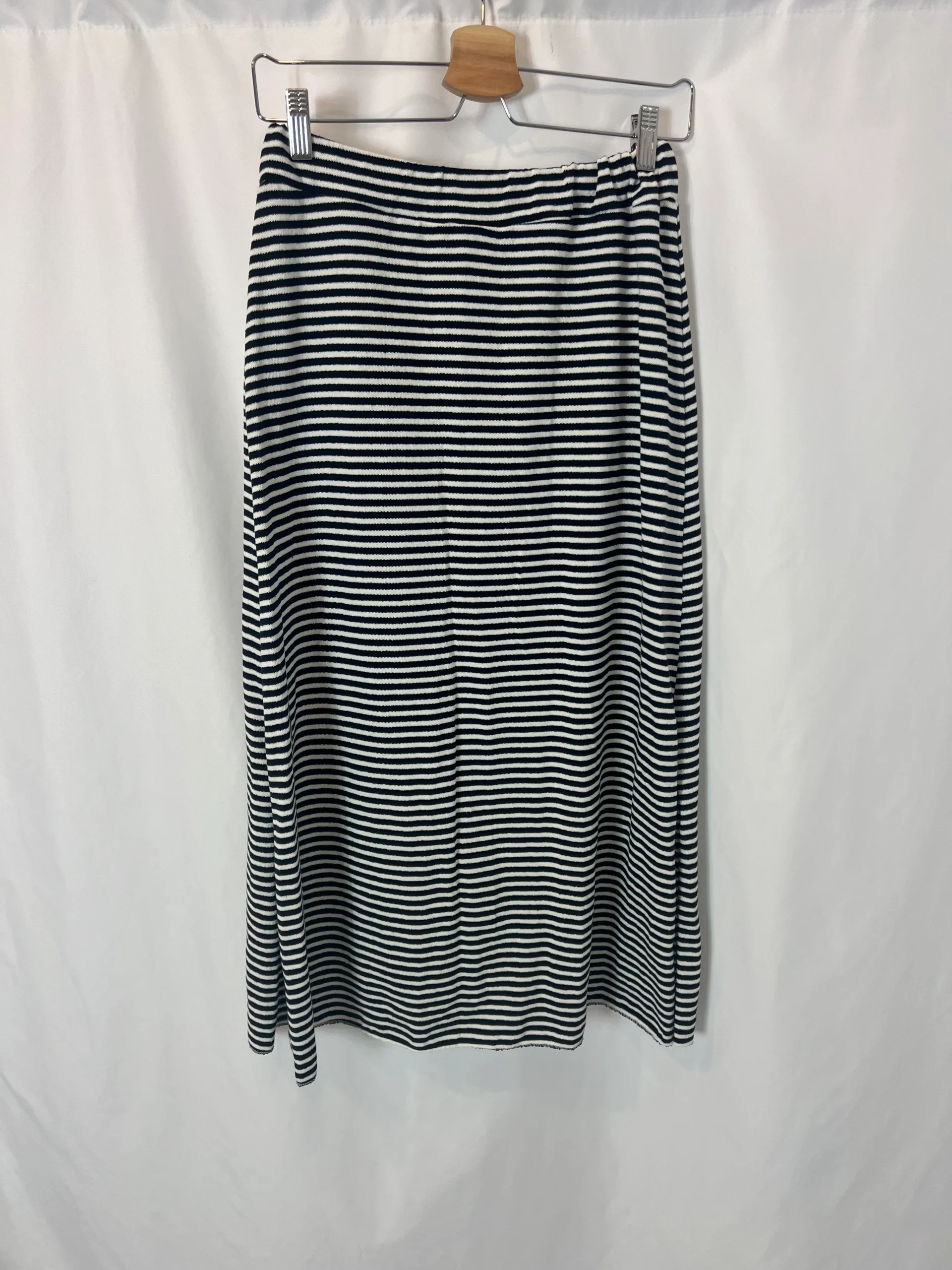 ALGO BONITO. Falda midi ratas. T M - Imagen 4