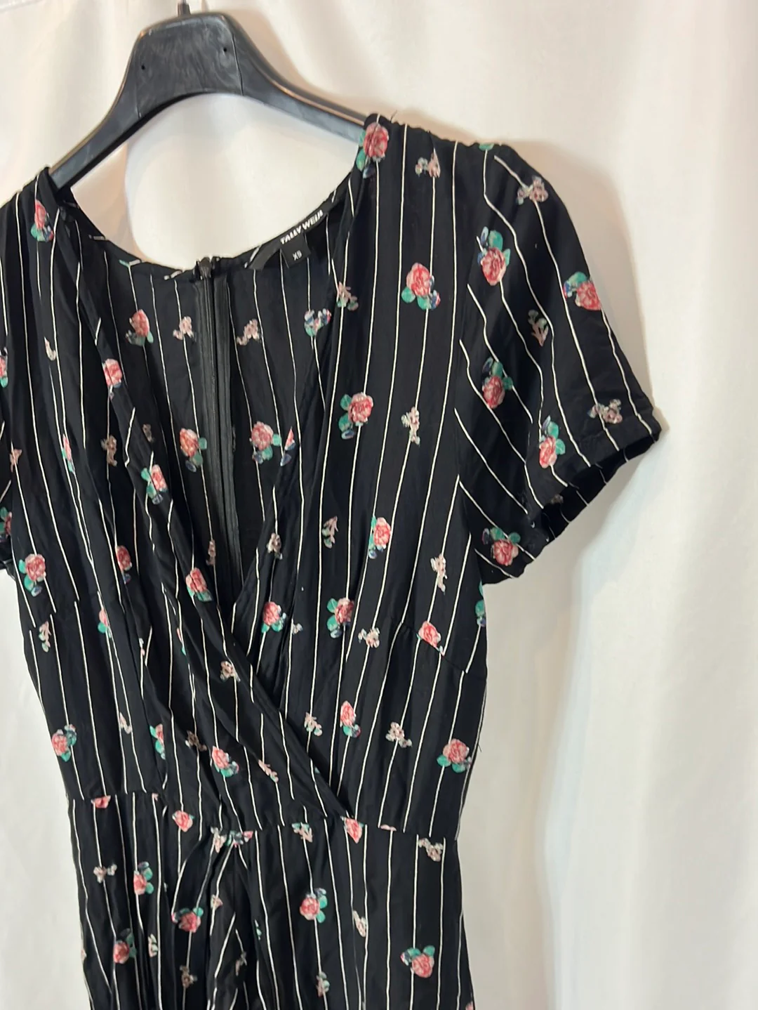TALLY WEIJL. Mono negro corto flores Txs - Imagen 2