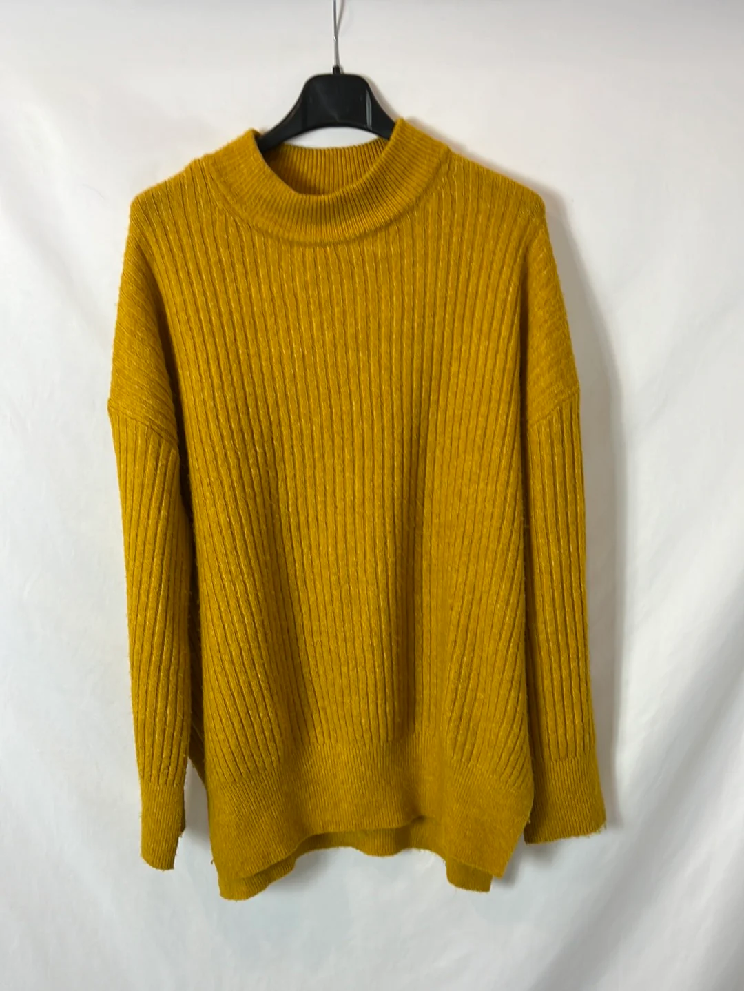 H&M. Jersey canalé mostaza T.s - Imagen 2