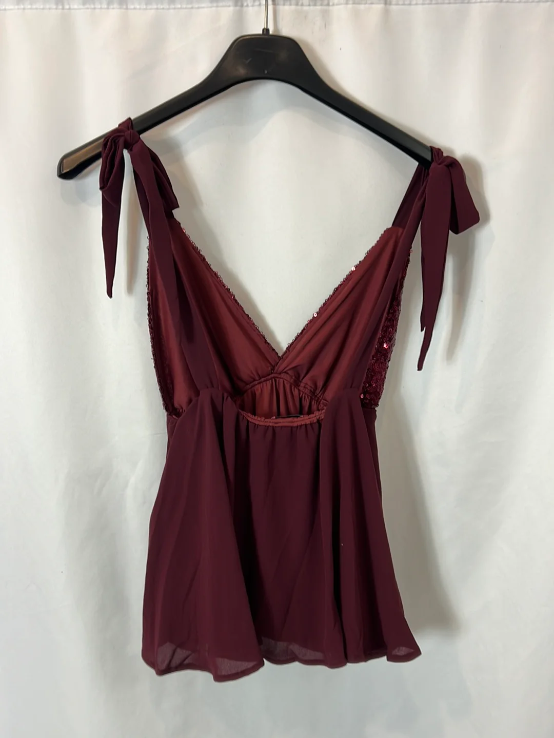 THE ARE. Top burdeos detalles lentejuelas. T XS/S - Imagen 3