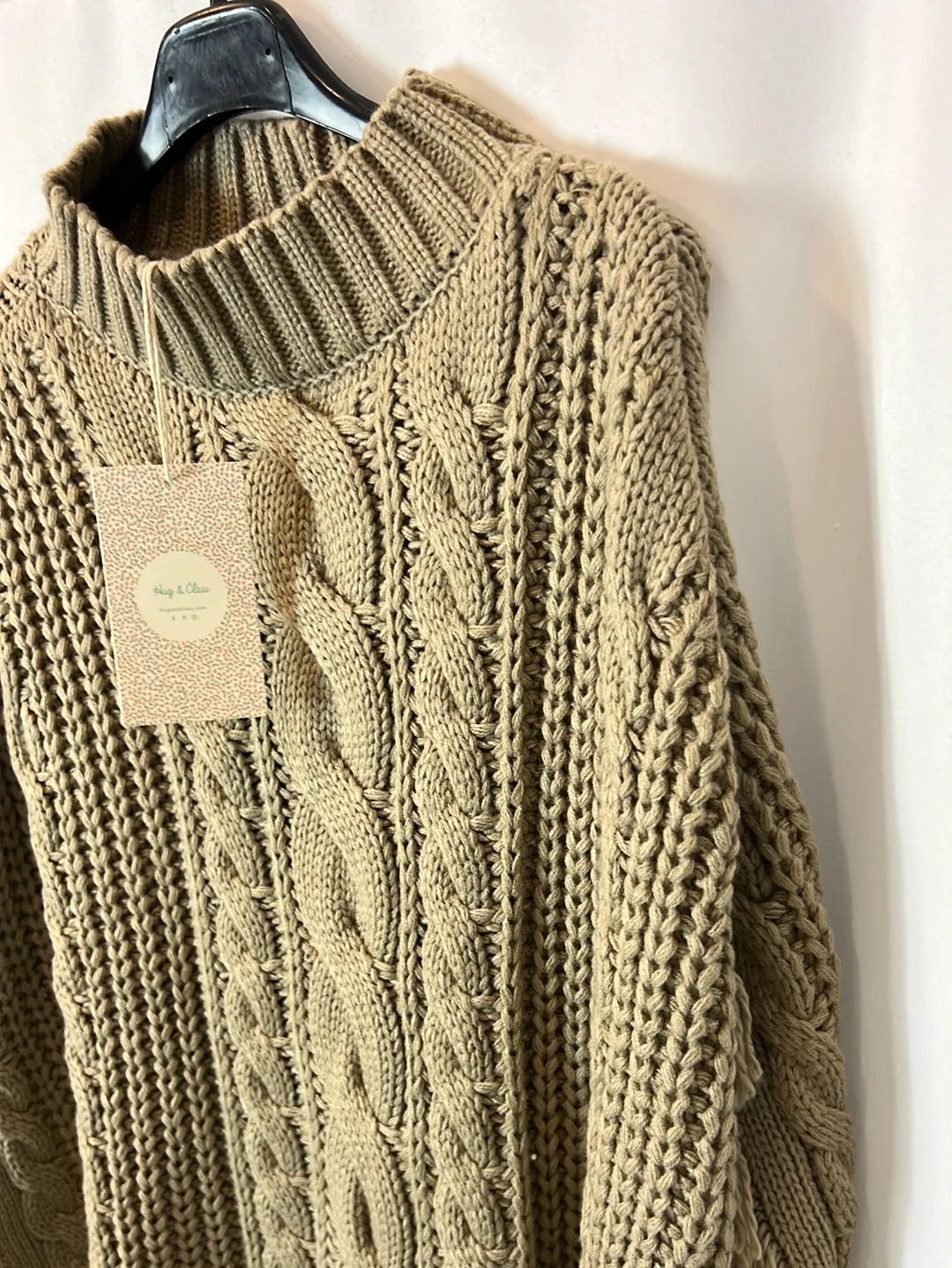 HUG&CLAU. Poncho beige ochos T.u(s/m) - Imagen 3