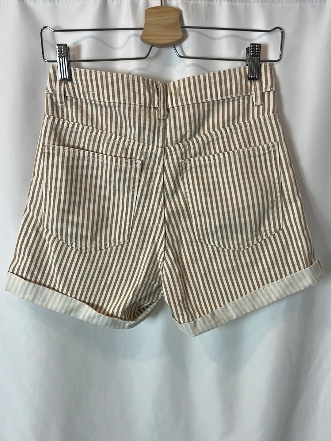 MANGO. Pantalón corto rayas T.34 - Imagen 4
