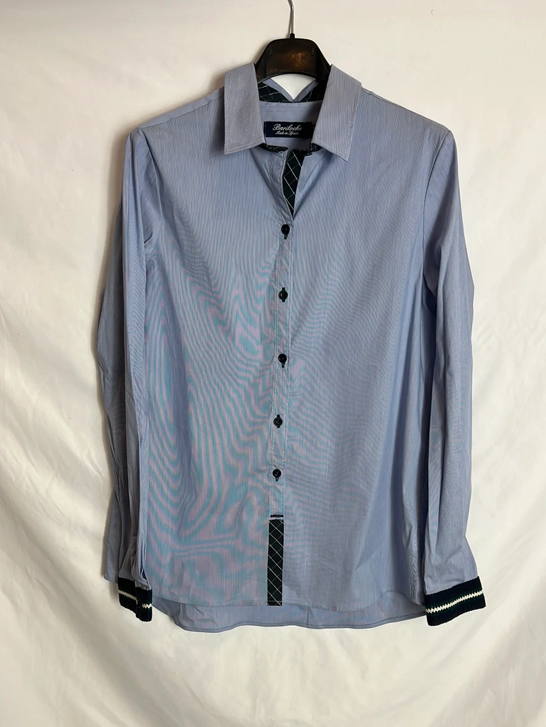 BARILOCHE. Camisa azul detalle puños T.38