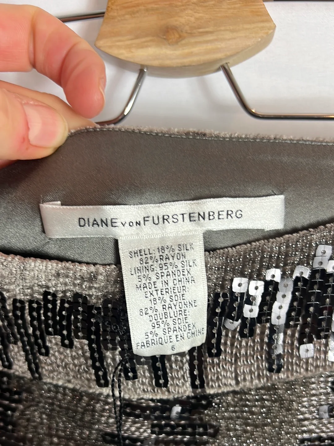 DIANE VON FURSTENBERG. Falda midi seda y lentejuelas . T 36 - Imagen 3