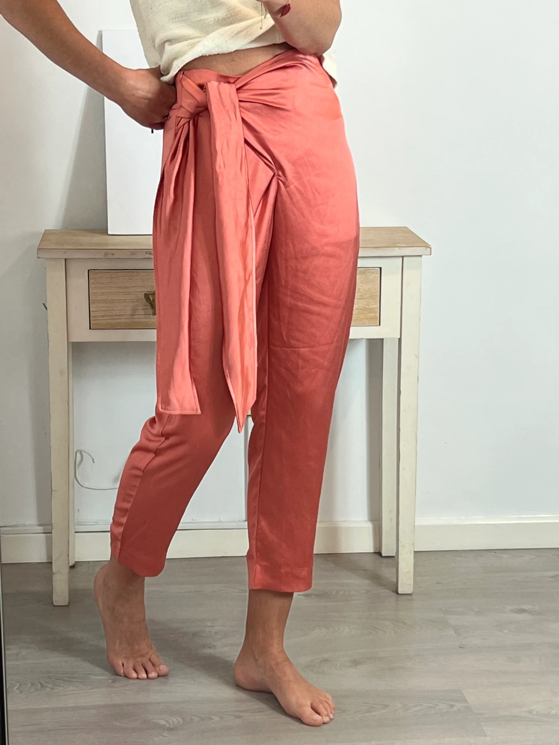 INTROPIA. Pantalón satinado lazada T.m - Imagen 2
