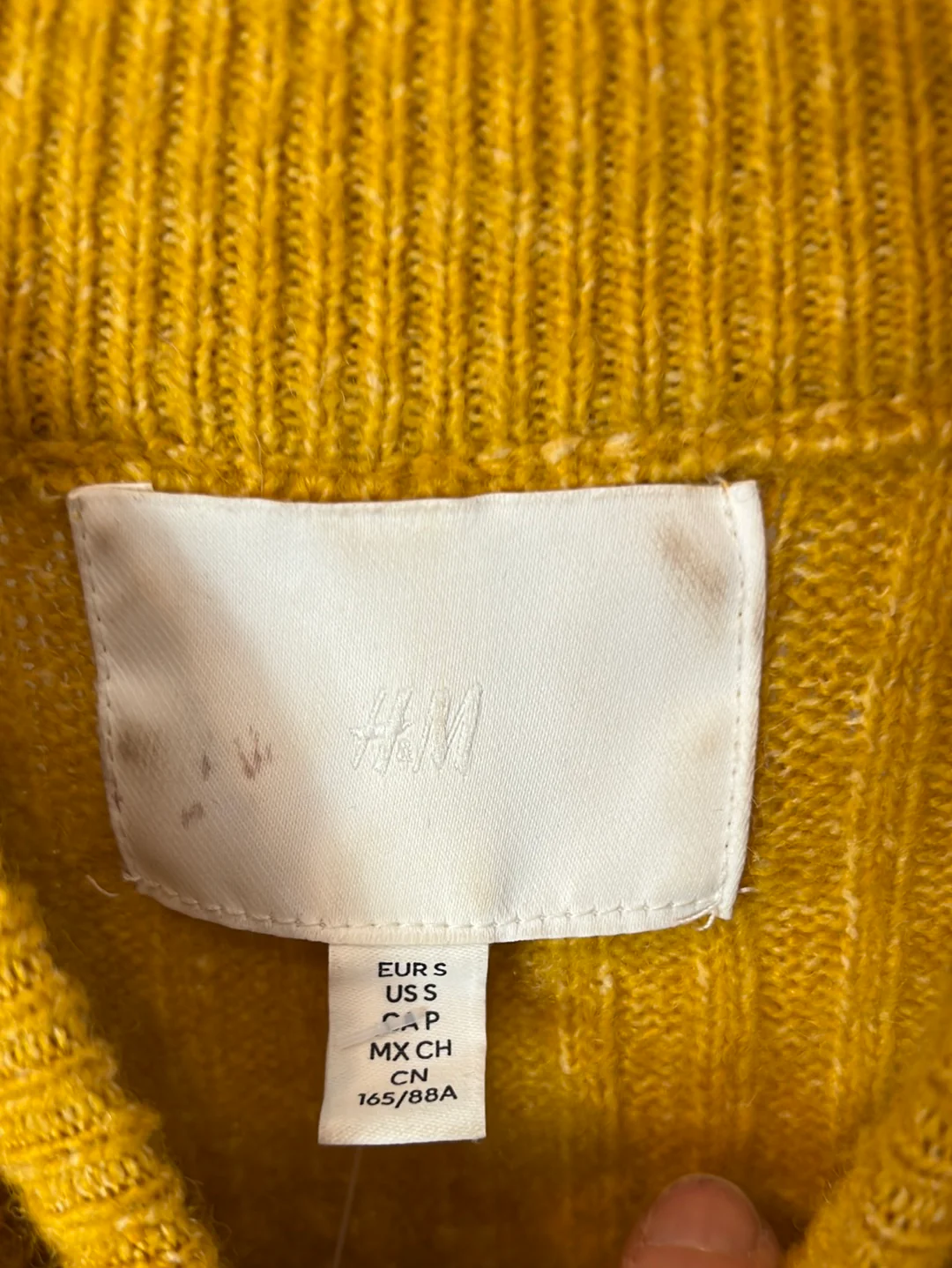 H&M. Jersey canalé mostaza T.s - Imagen 4