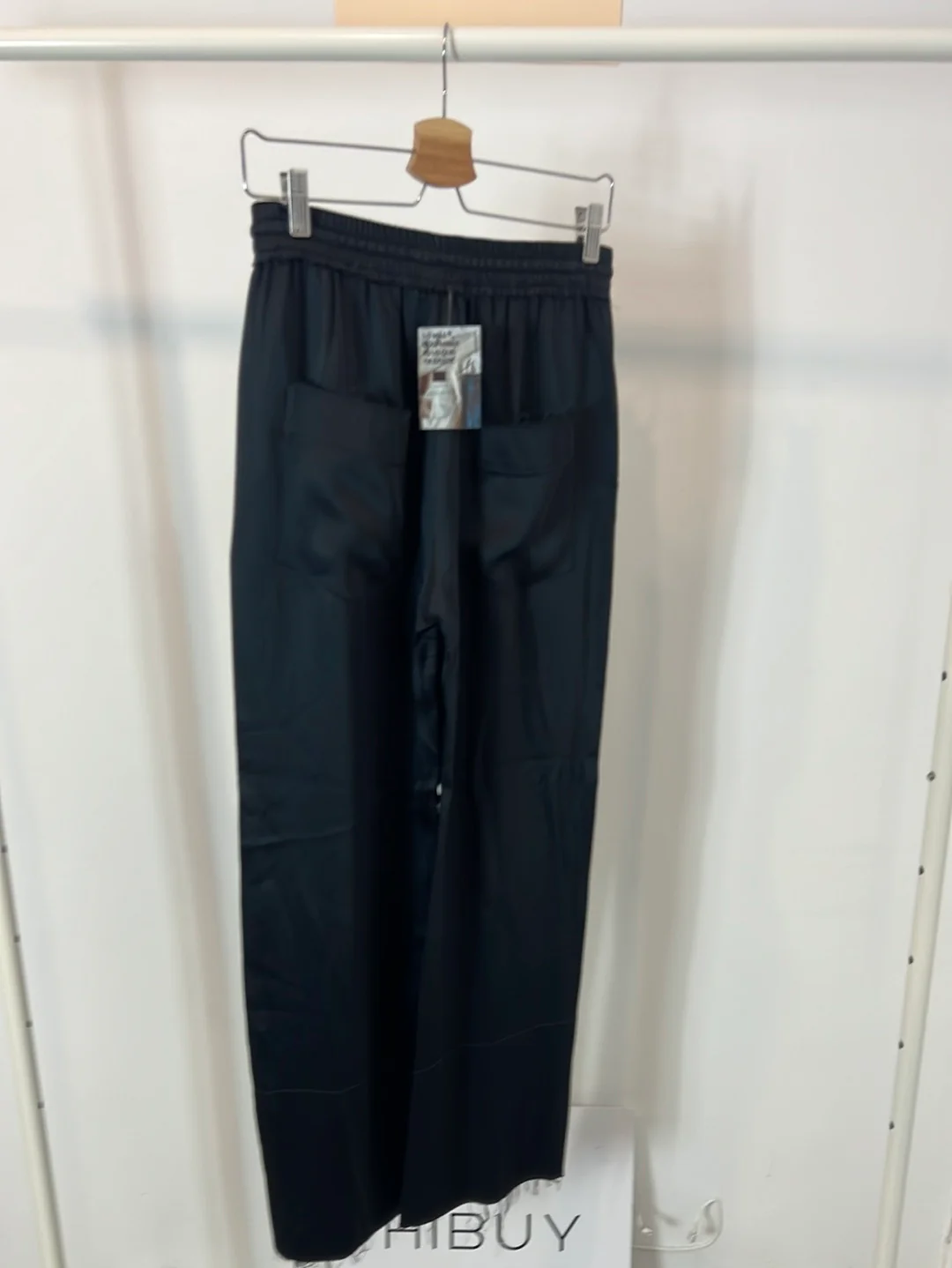 ZARA. Pantalón azul satinado. T XS - Imagen 4