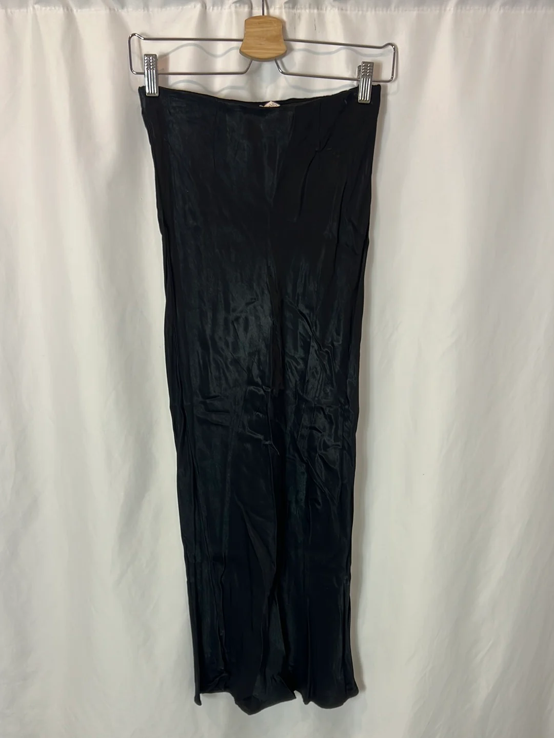H&M. Falda negra satinada T.xs - Imagen 5