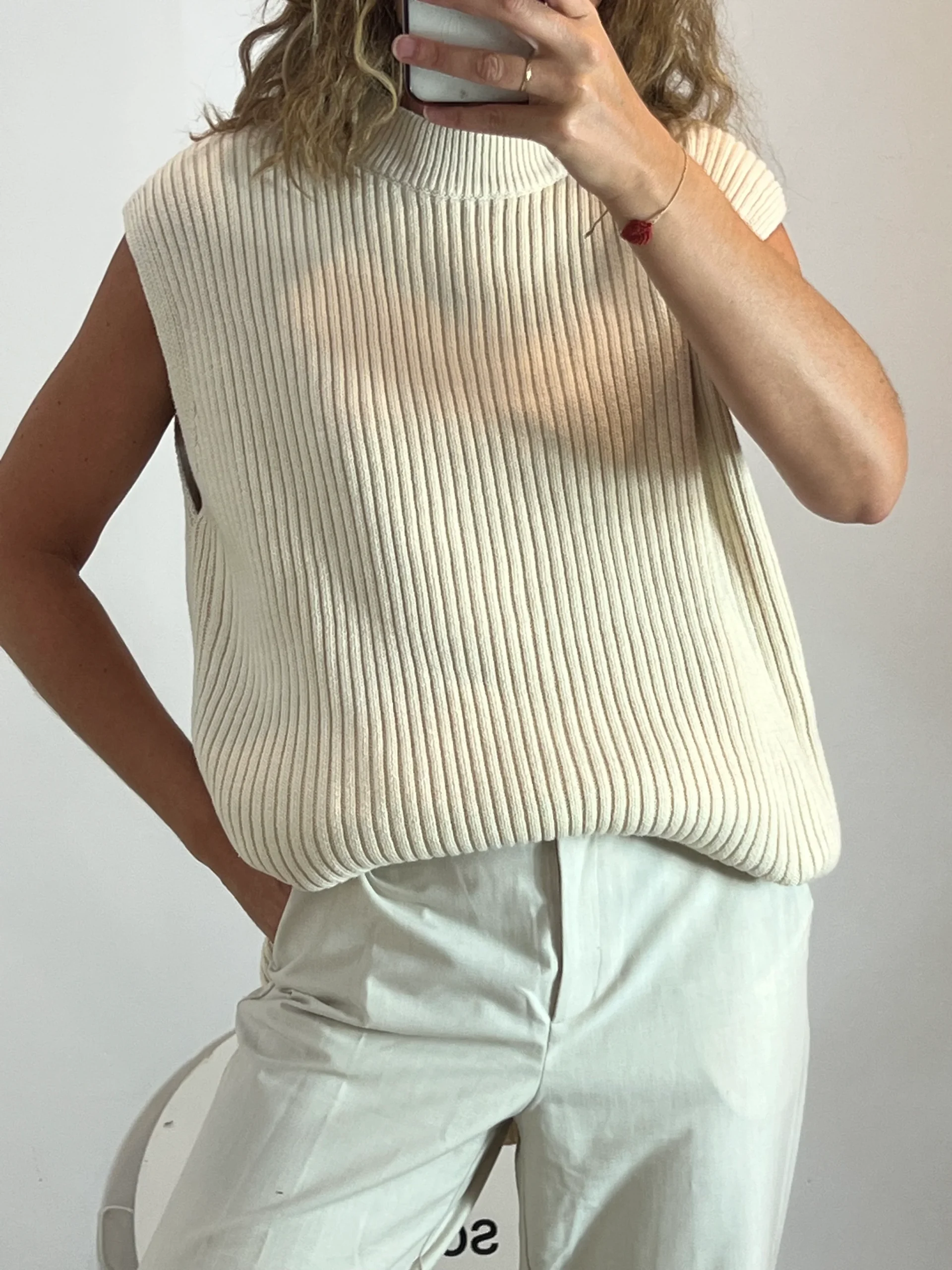 H&M. Chaleco beige canalé T.s - Imagen 7