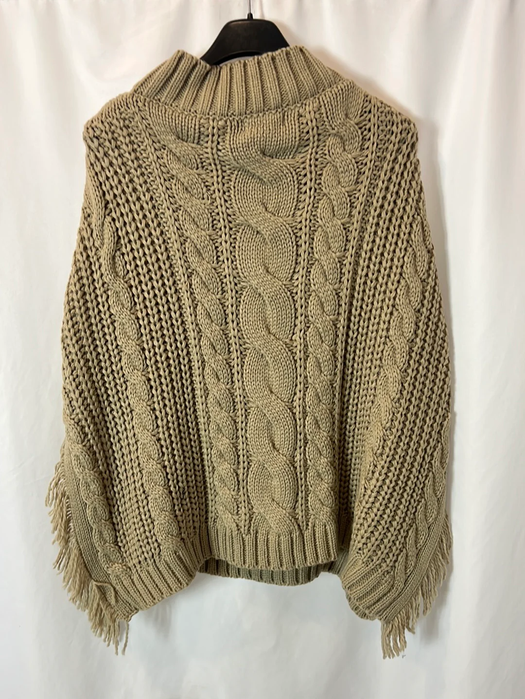 HUG&CLAU. Poncho beige ochos T.u(s/m) - Imagen 6