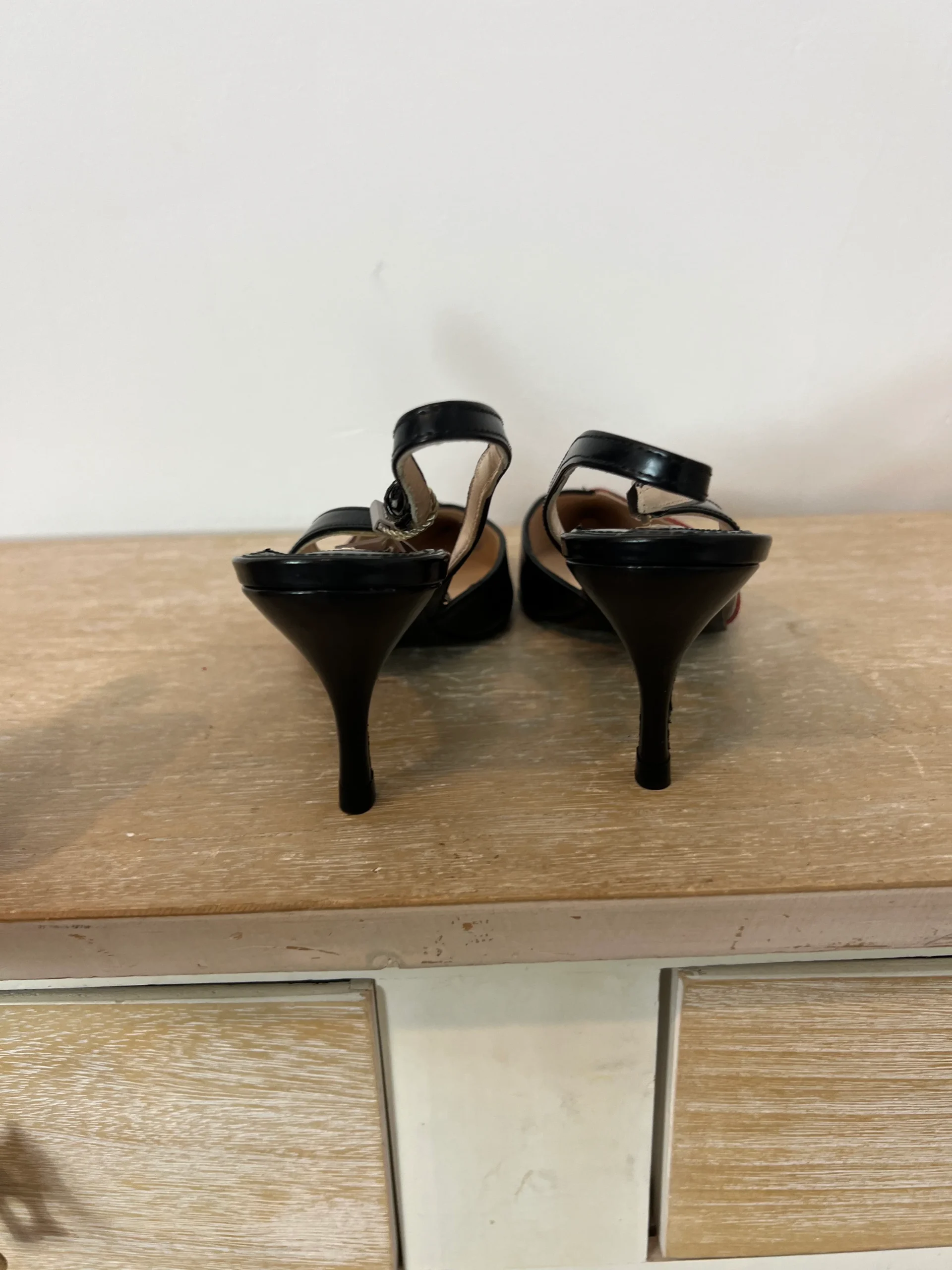 UTERQÜE. Zapatos tacón piel bicolor. T 37 - Imagen 4