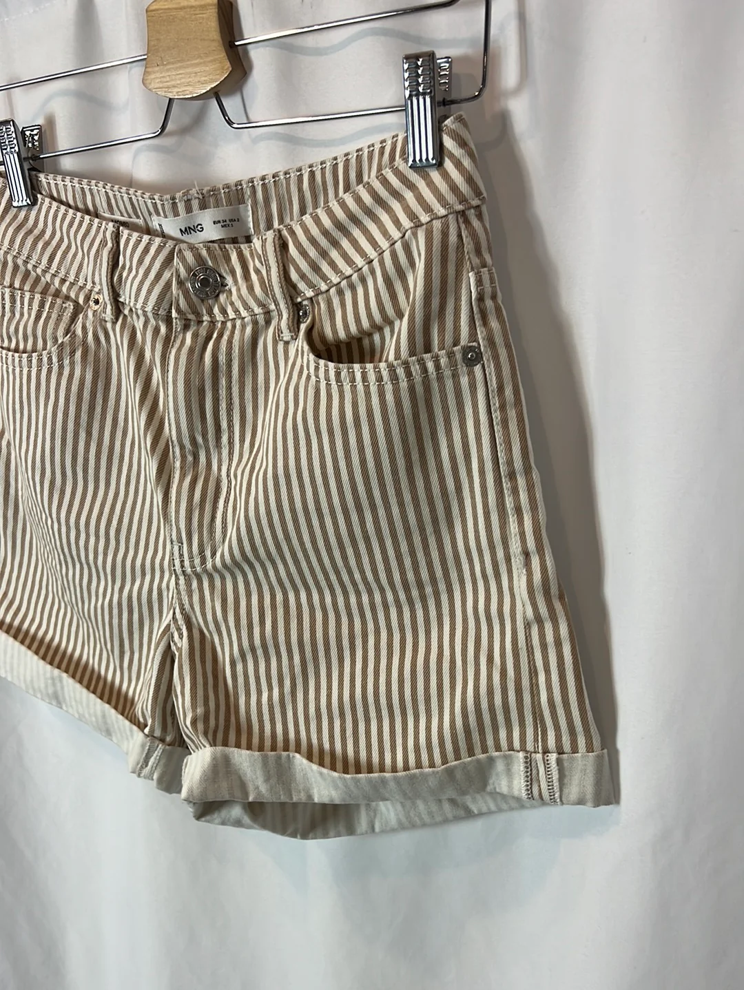 MANGO. Pantalón corto rayas T.34 - Imagen 3