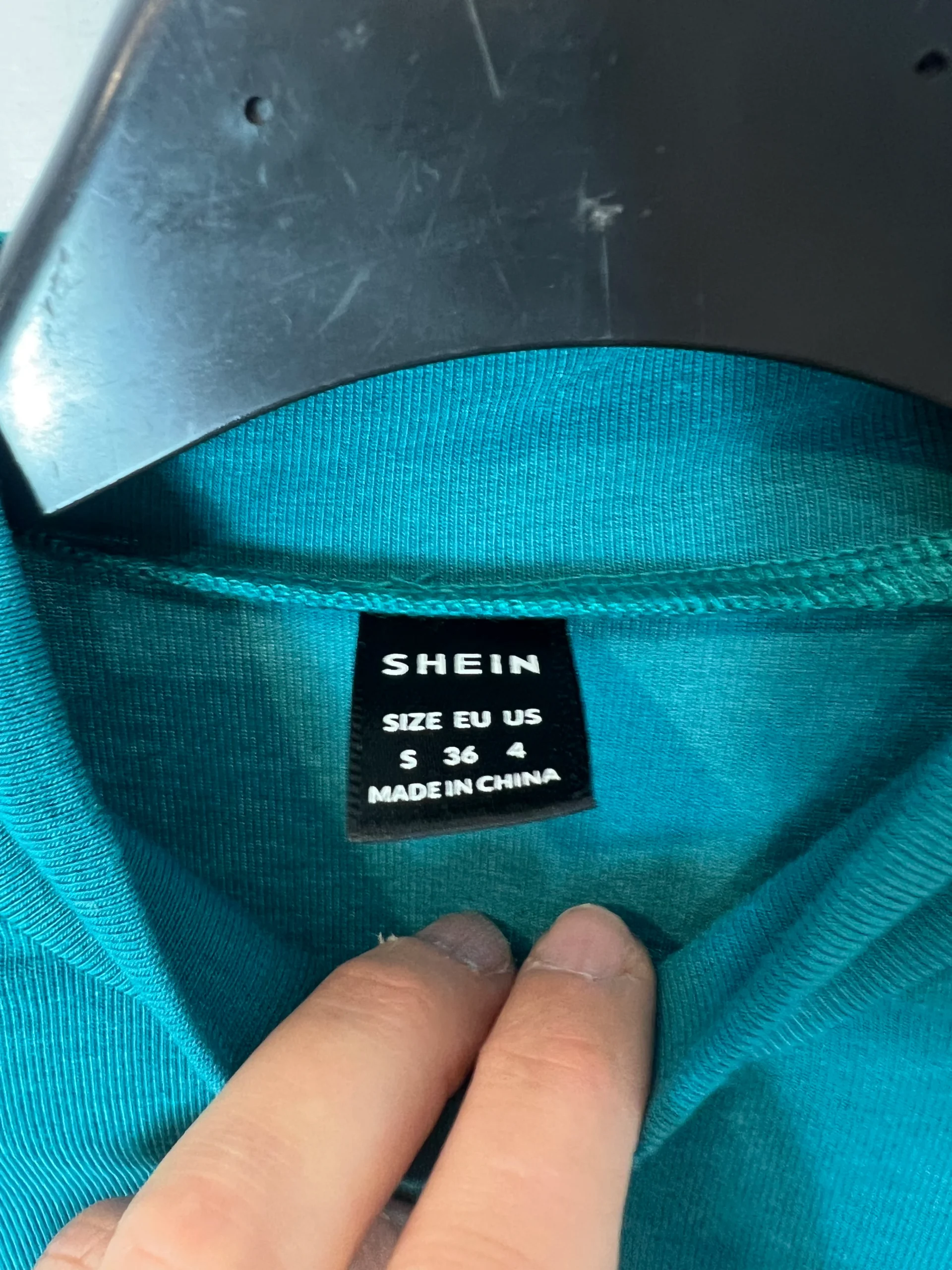 SHEIN. Top verde detalle mangas. T S - Imagen 3