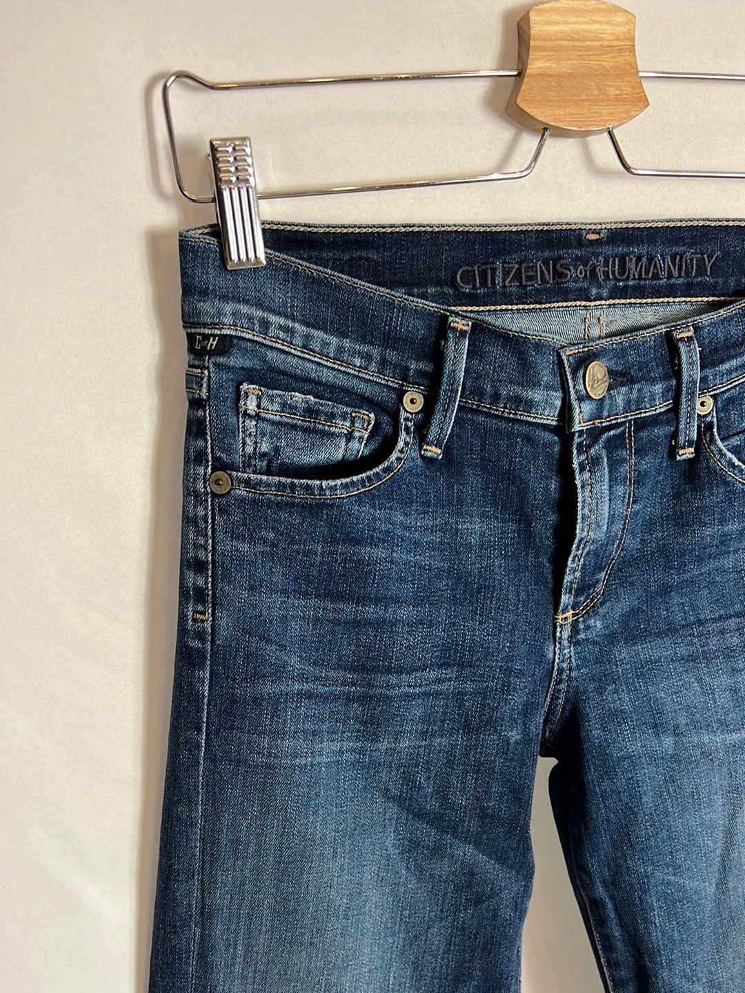 CITIZENS OF HUMANITY. Denim cintura media acampanadlo. T 27(36) - Imagen 3
