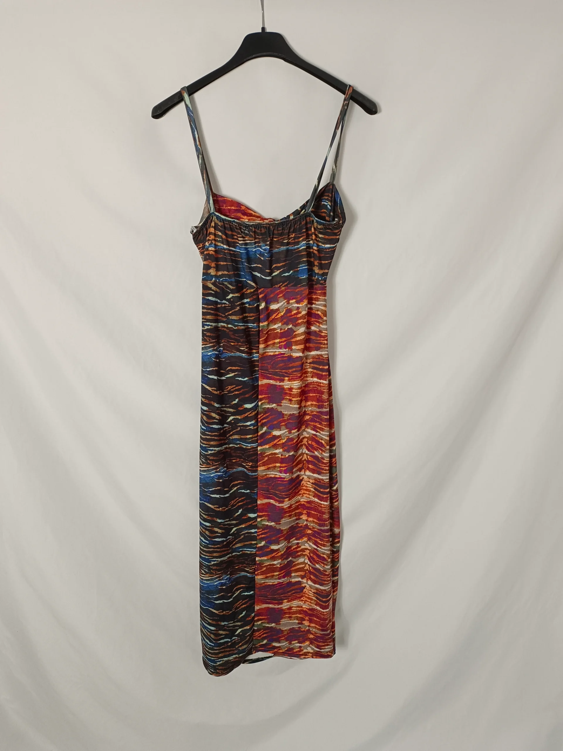 PRETTYLITTLETHINGS. Vestido midi estampado animal print T.36 - Imagen 3