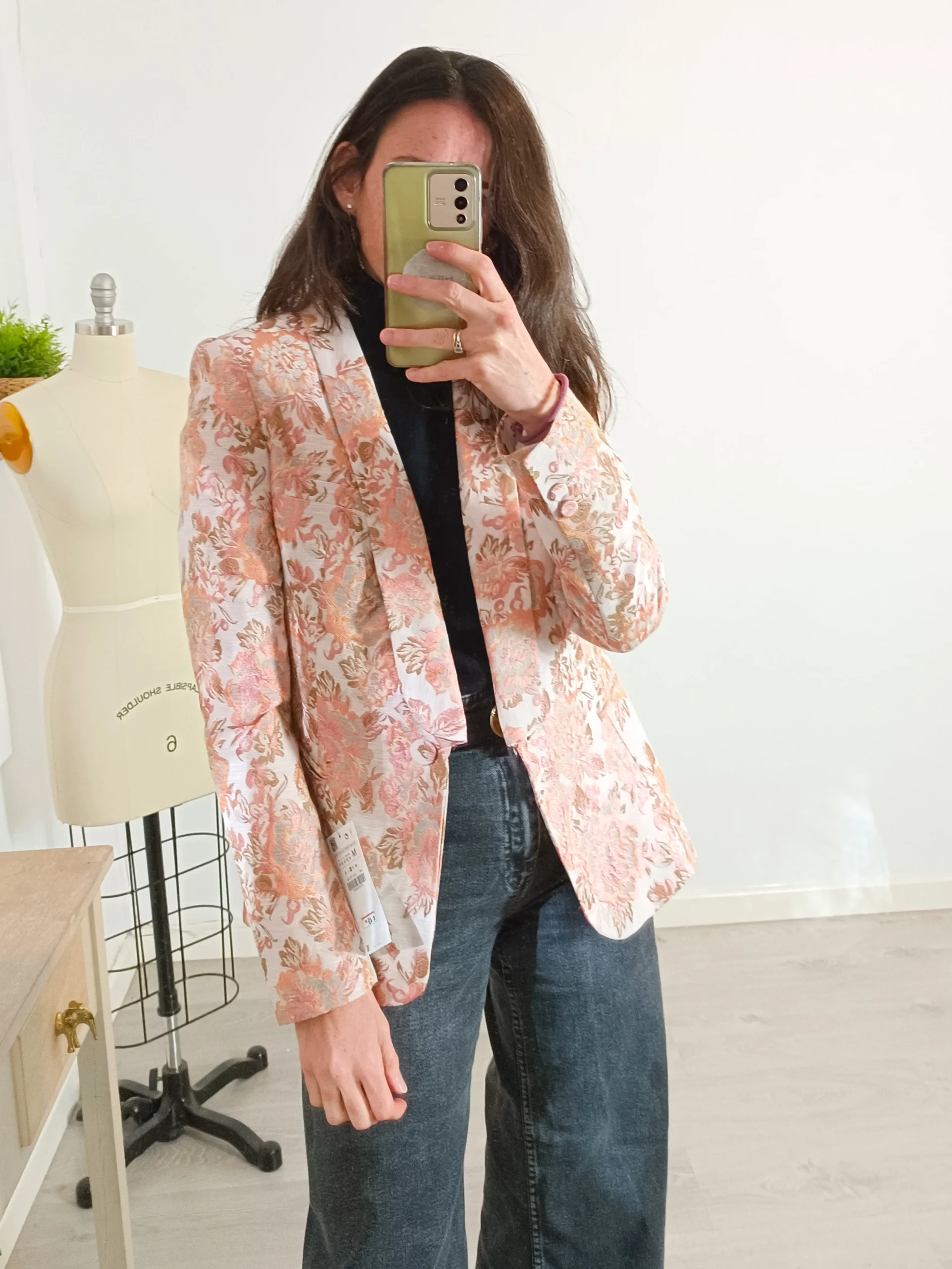 ZARA. Blazer textura flores T.m - Imagen 4