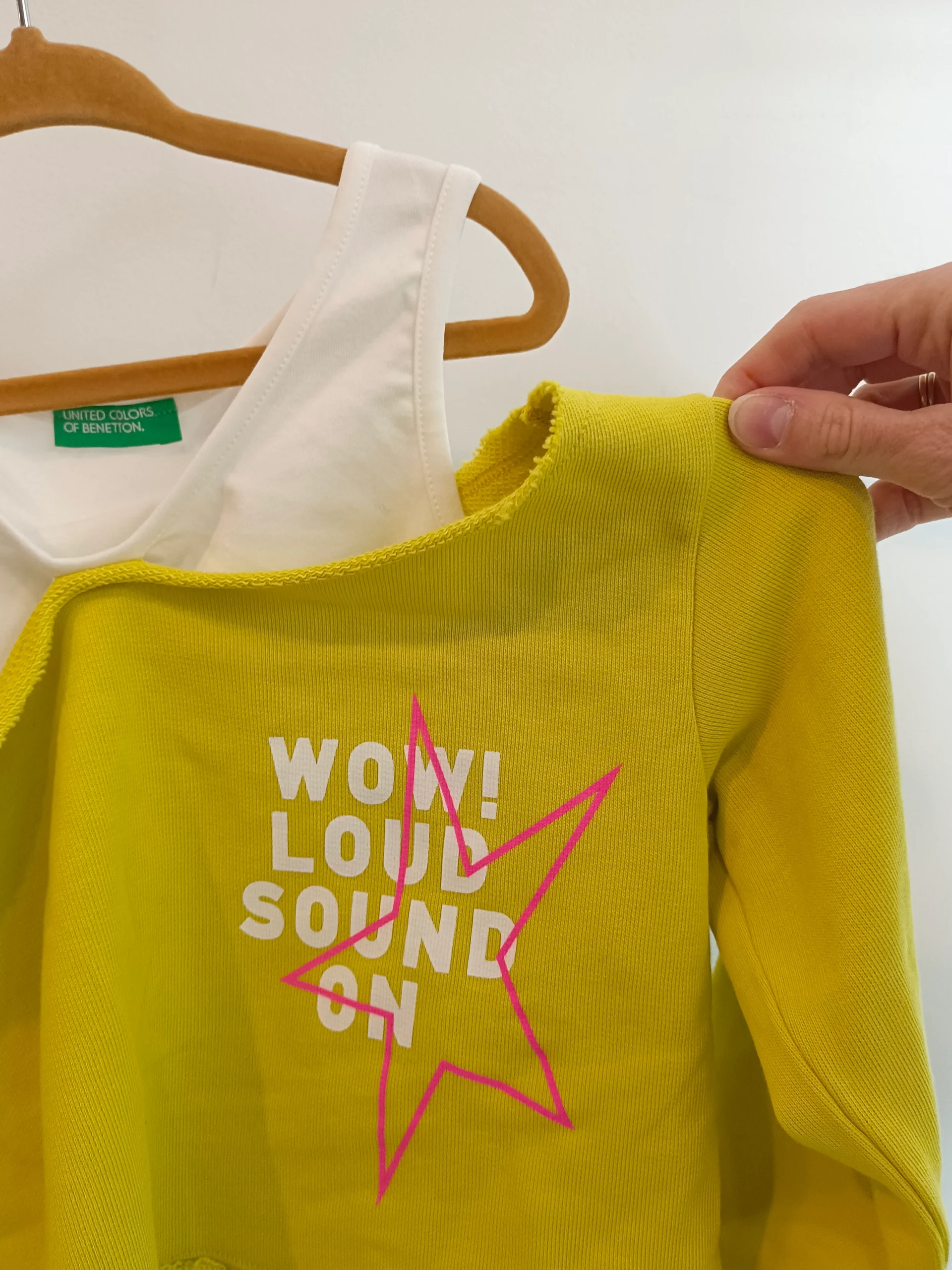BENETTON. Sudadera top amarilla T.6-7 años - Imagen 3