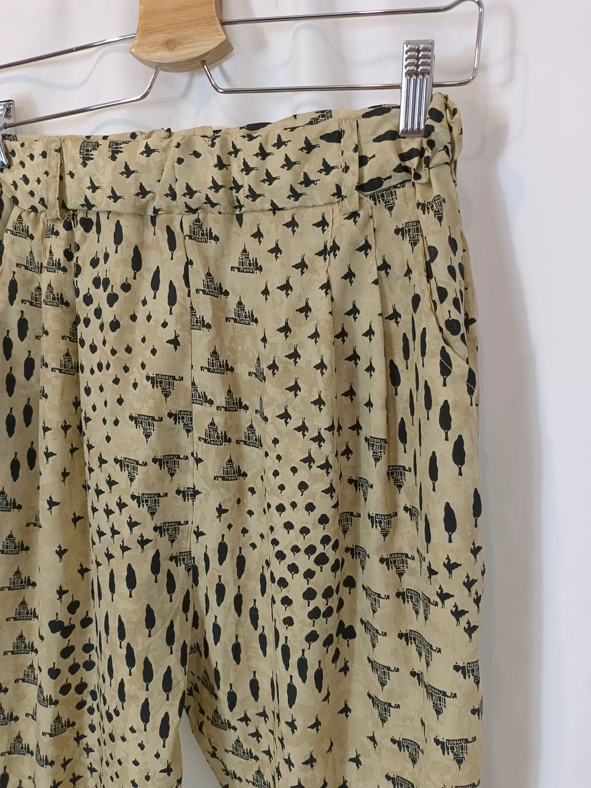 MUSA BY BOHO. Pantalón beige estampado T.s/m - Imagen 2
