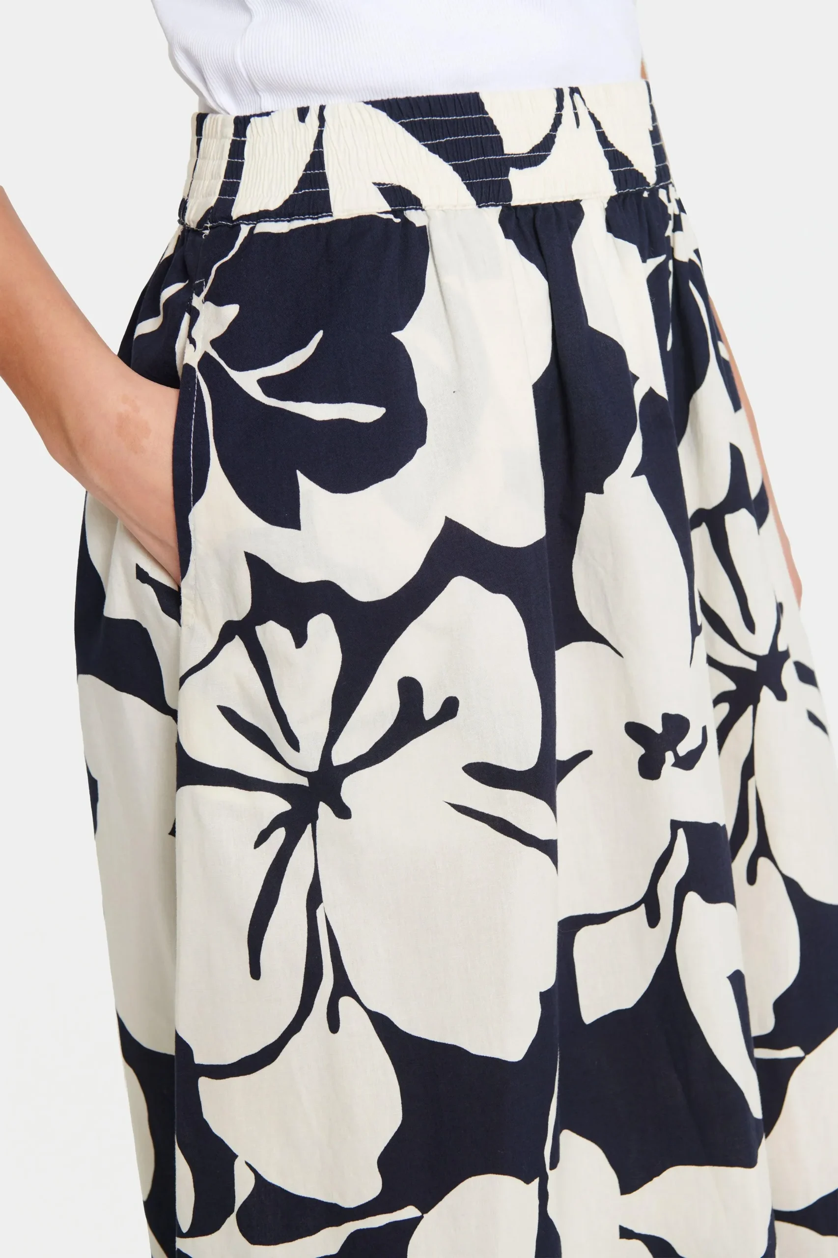 Falda Saint Tropez Ursula Night Sky Resort Floral - Imagen 3