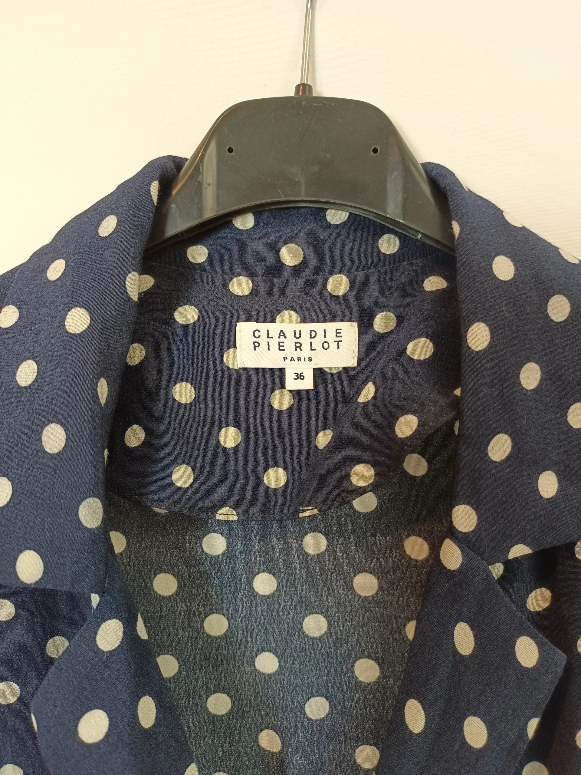 CLAUDIE PIERLOT. Blusa azul lunares T.36 - Imagen 4