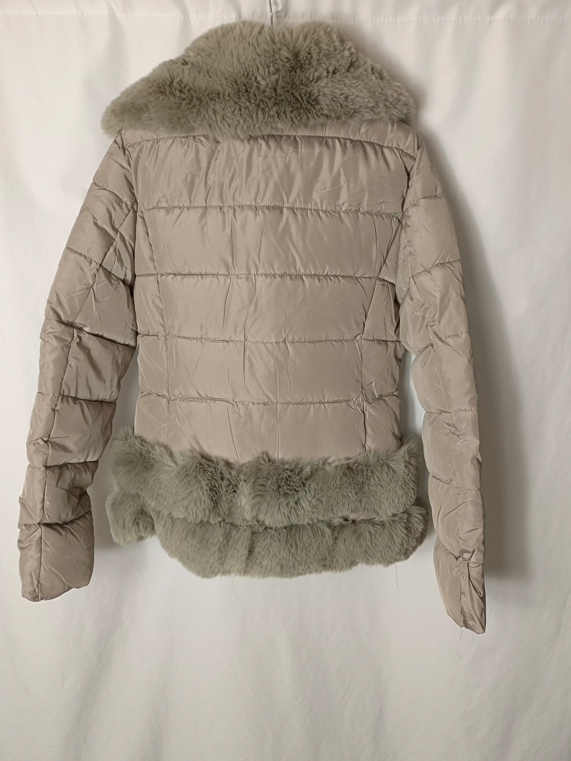 MINORITY. plumas beige con pelo T.m - Imagen 3
