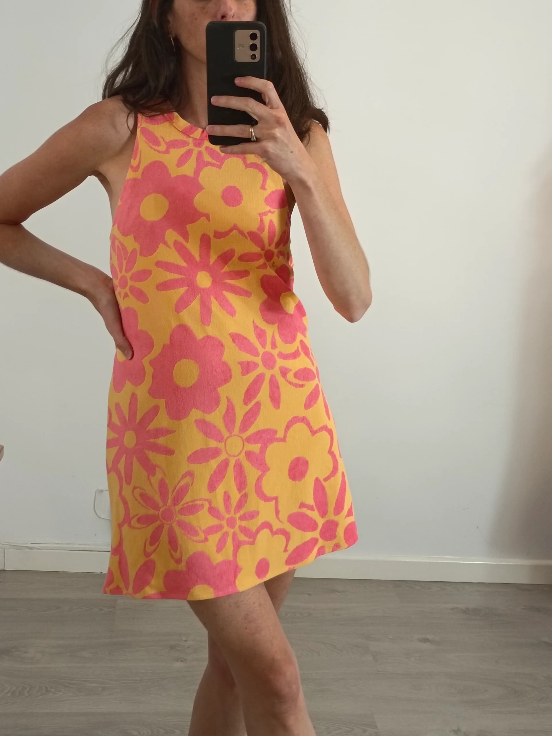 ZARA. Vestido corto flores textura T.s